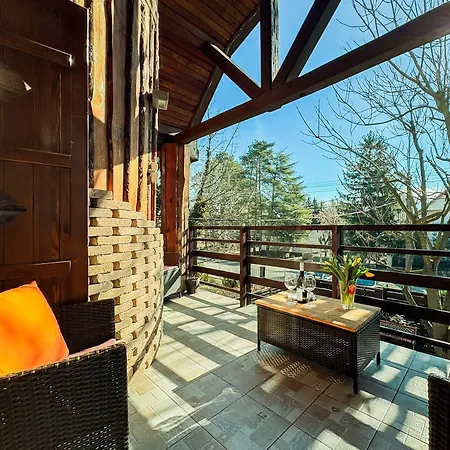 Mediterran Rezidencia Jobb Felso Daire *