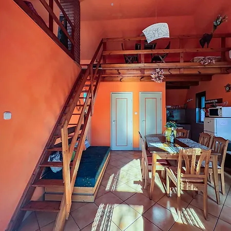 Mediterran Rezidencia Jobbfelso Apartment *