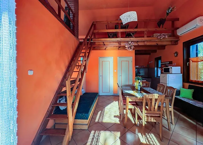 Mediterran Rezidencia Jobb Felso Daire *